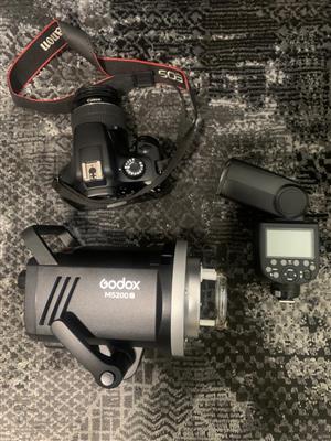 Canon 4000D + Accessories (Godox TT685 + Godox MS200-V)