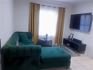 Apartment For Sale in Heather Park