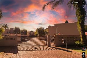 Townhouse For Sale in Weltevreden Park