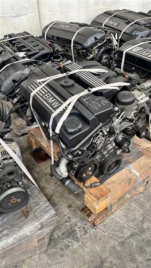 E90-E82 BMW 320i-118i N46B20 Engine.