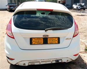 Ford Fiesta Breaking-Down for parts.