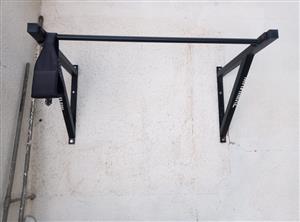Industrial pull up bar