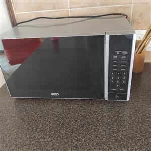 30 Litre Defy Microwave(5 months old with receipt still under warranty)