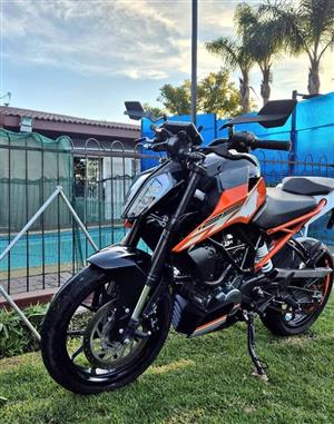 KTM DUKE 125 CC (AMAZING BIKE)