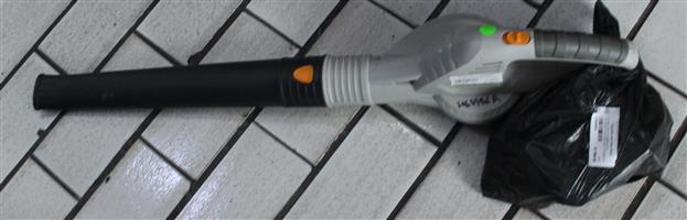 RYOBI LEAF BLOWER WITH CHARGER AND BATTERY CHARGER S065982A