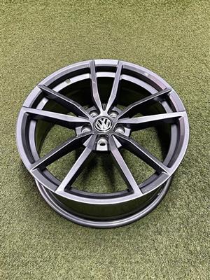 17 INCH VW PRETORIA GOLF7R DESIGN RIM SET