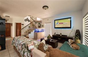 Townhouse For Sale in Bassonia
