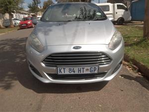 Ford Fiesta 1.6 5 door Ambiente
