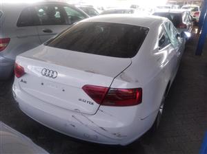 Audi A5 2.0 TDI accident damaged ,none runner
