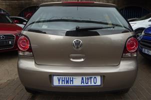 2016 Volkswagen Polo Vivo ConceptLine 1.6 Manual 82,000km Hatch Upholstere