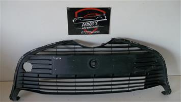 Toyota Yaris front bumper lower grille
