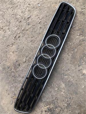 AUDI A4 grill