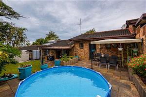 Townhouse For Sale in Amanzimtoti