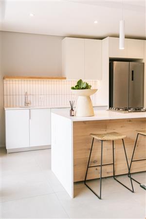 Luxury Garden Villa with pool On Golf Estate