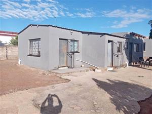 8 BACHELOR ROOMS IN SOSHANGUVE BLOCK JJ FOR SALE