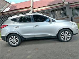 2012 Hyundai IX35 2.0 automatic transmission with leather seats