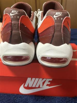Nike Airmax 95 size7 & Nike Airmax 1 size 7