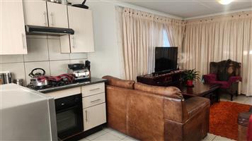House For Sale in Heatherview