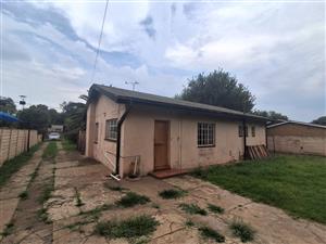 Just needs a new kitchen and paint job!! BARGAIN OF 2026!! 3 Bedroom house in Duncanville.