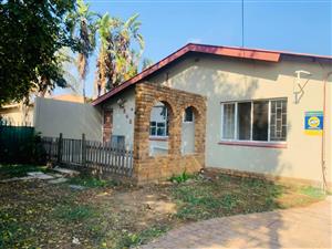 Garden Cottage Rental Monthly in Hermanstad