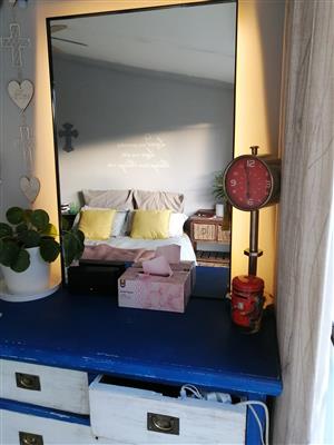 Single wood bed & Light mirror for sale