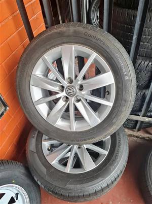 Vw Polo tsioriginal alloy mags size 15+tyres
