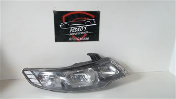 KIA Cerato right headlight