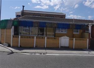 Rocklands house for sale Spacious Corner Family Home 4Beds 2Bths 1G