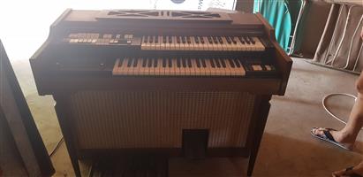 Lowrey organ for sale