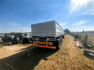 FOR SALE: 2015 Henred Tri Axle Dropside - 13.5mTrailer