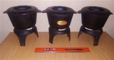 3 Cast iron fondue pots. R1000 Negotiable. 