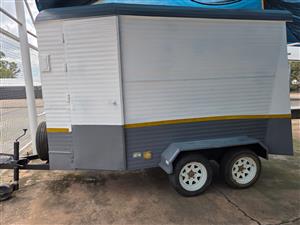 Horsebox For Sale: 2-Berth Horse Trailer (Challenger) in good condition