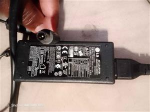 LG 19V ~1,3A Adapter (Monitor & Tablets)