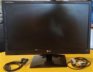 24“ FHD Monitor (1080p) - LG FLATRON E2441T-BN