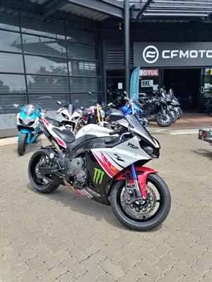 2014 YAMAHA YZF-R1 BIG BANG - 19 605KM  - Finance Available - Trade Ins Welcome 