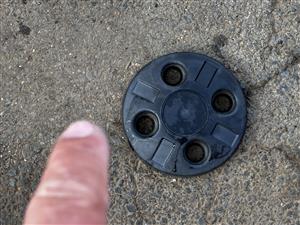 Datsun Nissan Centre Hubcap 