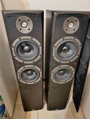 B&w 309 floor standing speakers for sale