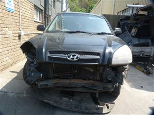 Hyundai Tucson 2.0 Manual Black - 2007 STRIPPING FOR SPARES. 