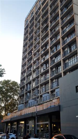 Bachelor Unit To Let – Broadway Apartments, Braamfontein