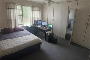 Room for single person only, to rent in Commune house, Wierda Park Centurion