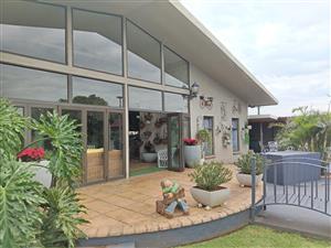 Stunning 5-bedroom house for sale in Mooinooi—perfect for families seeking space and tranquility!