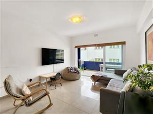 2-Bedroom Airbnb-Friendly Apartment With A Garage