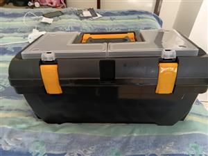 BRAND NEW LARGE TOOL BOX FOR SALE