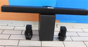 HISENSE HS5100 5.1 CHANNEL SOUND BAR WITH WIRELESS SUBWOOFER & REMOTE (S067889A)