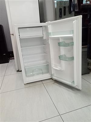 Dixon White 120L Bar fridge 