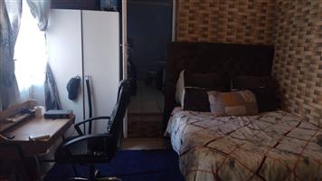  Bachelor Flatlet with Separate Bedroom to Let – Phoenix Road, Kensington  jhb