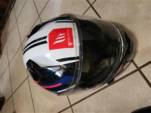 Motorcycle helmet