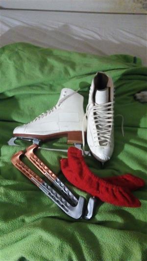 Riedell Leather Ice Skates