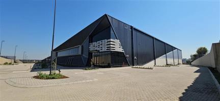 Premium Grade 4883sqm logistics warehouse to lease in Waterfall Midrand