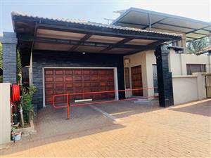 Exquisite Double-Storey 5 bedroom home in Aerorand.